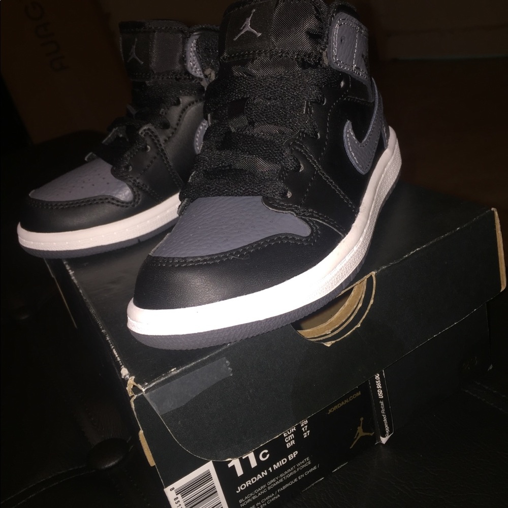 Nike Jordan 1 mid bp kids size 11c NEW